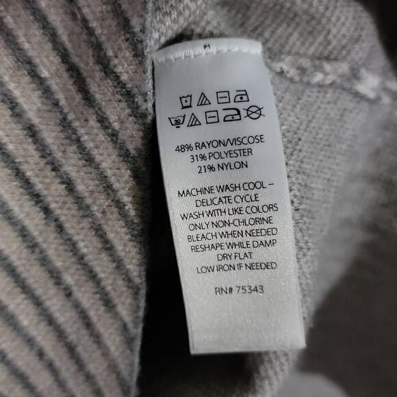 Rachel Zoe Soft Winter Sweater NWOT - Picture 5 of 5